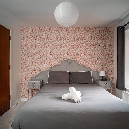 3 Bedroom Central Apartment In Belfast City Centre Extérieur photo