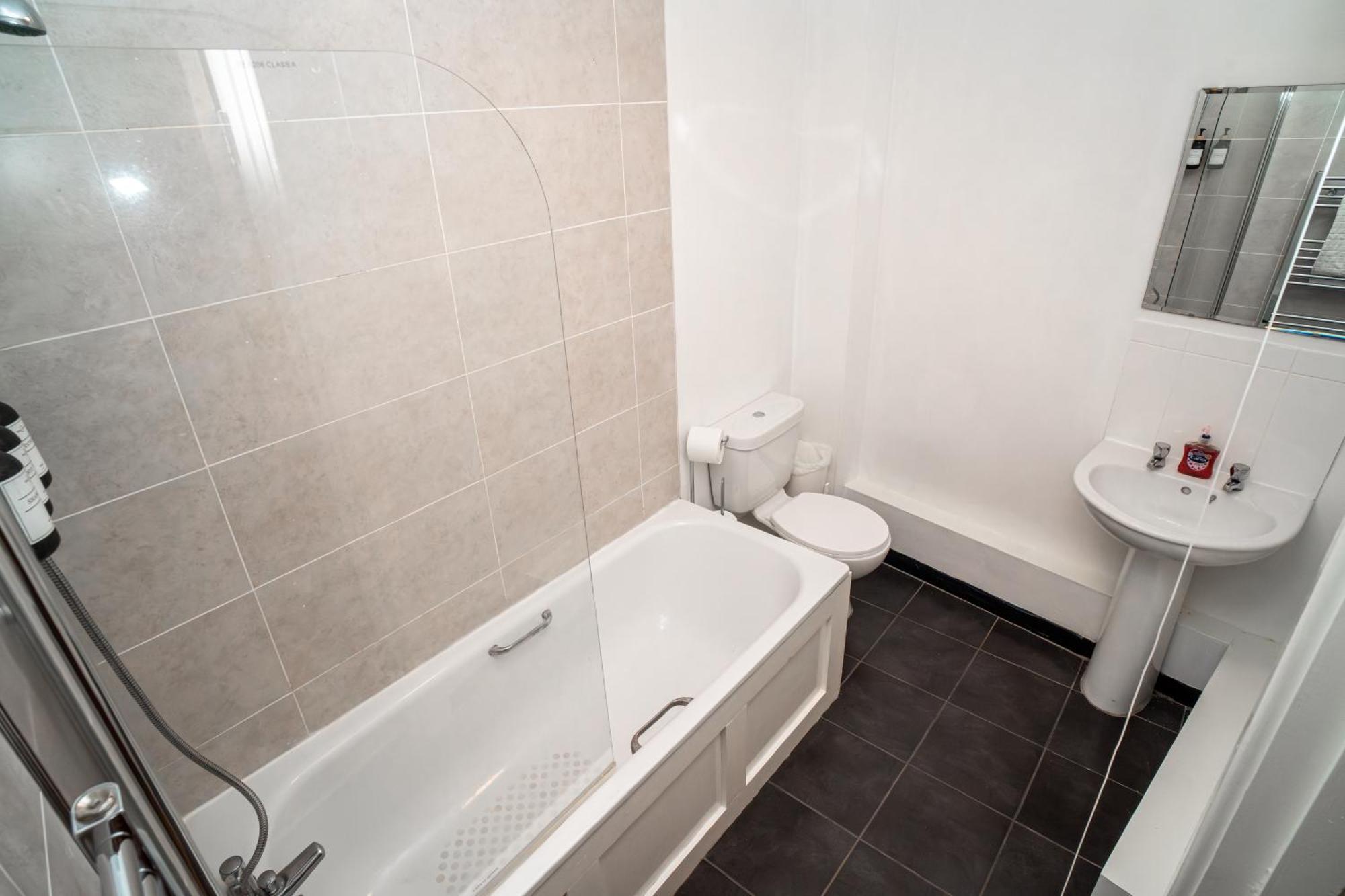 3 Bedroom Central Apartment In Belfast City Centre Extérieur photo