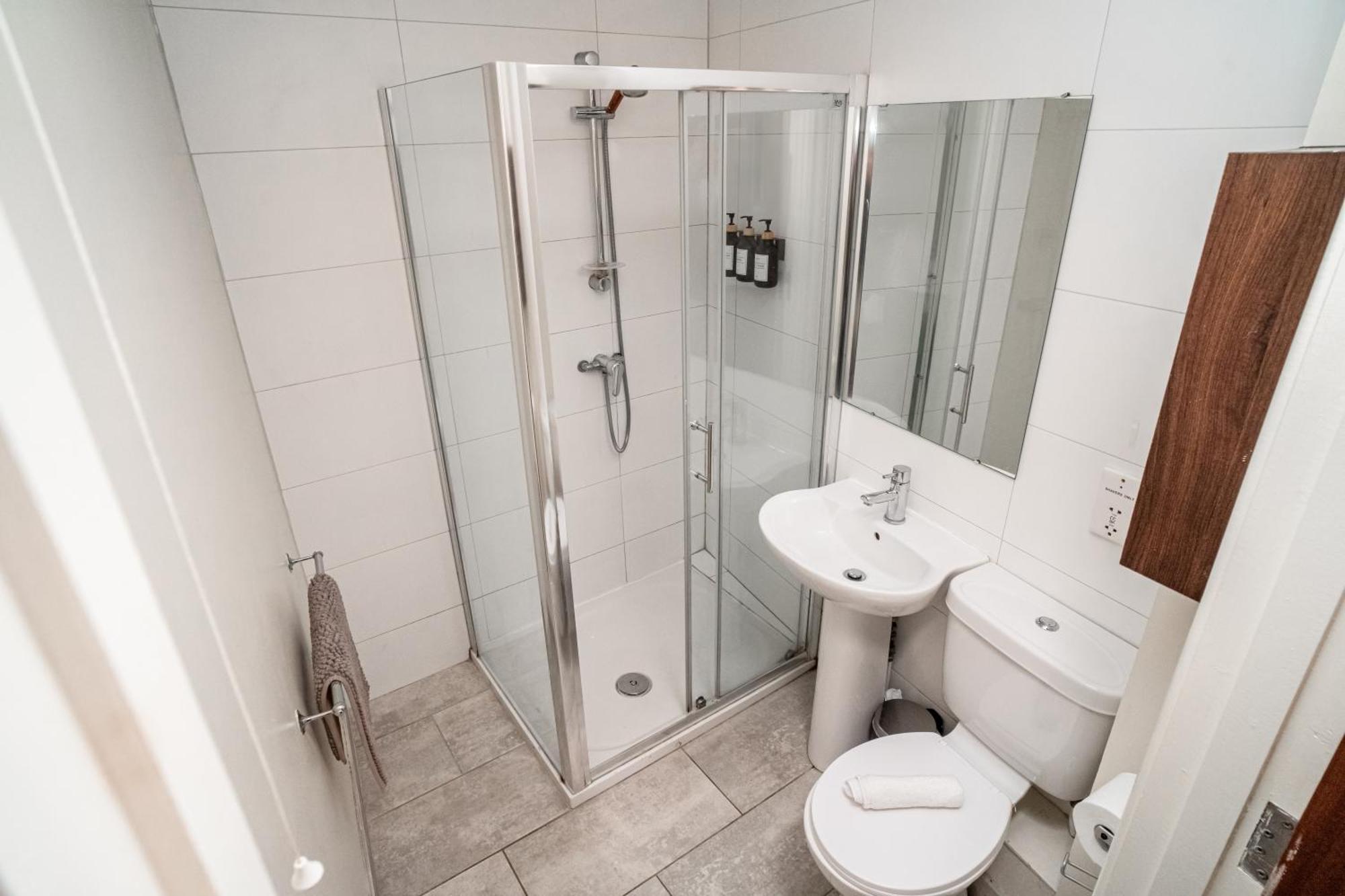 3 Bedroom Central Apartment In Belfast City Centre Extérieur photo