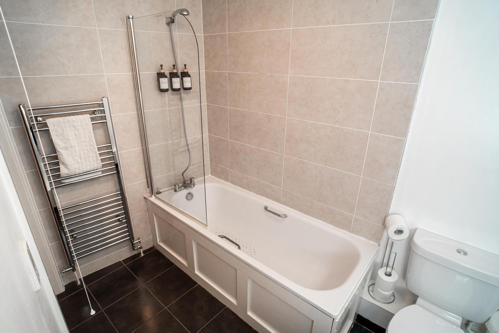 3 Bedroom Central Apartment In Belfast City Centre Extérieur photo